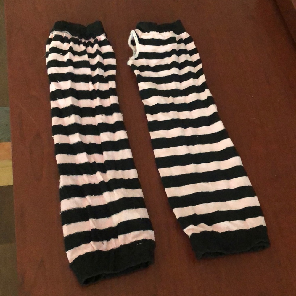 Thumbhole arm warmers for children